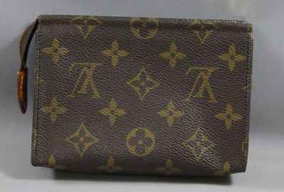 440-04381 ＬＯＵＩＳ　ＶＵＩＴＴＯＮ ポーチ