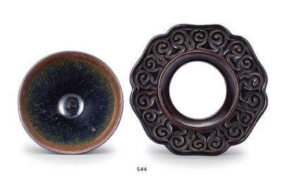 544 宋 元 建窑兔毫天目茶盏 剔犀如意纹天目盏台