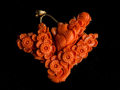 184-珊瑚　花鳥彫ペンダント　18K