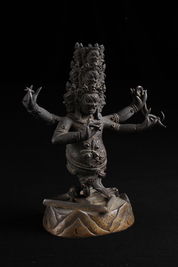 十六世紀 西藏銅九面四臂龍尾頂上有烏鴉面頂髻