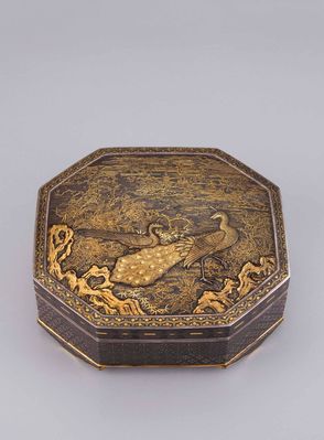 2229 明治时期 铁地金银镶嵌山水花鸟纹八角长方宝石箱