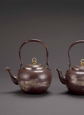 2245 十一代中川净益龙凤18Κ金纽对壶