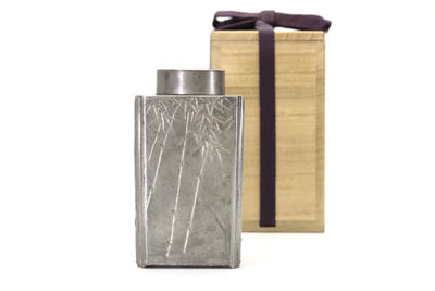 藏六造 片切雕翠竹文 純錫四角茶壺（共箱）