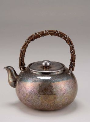 2147 宝珠形藤手银瓶