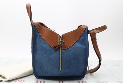 439-04437 ＬＯＥＷＥ ショルダーバッグ