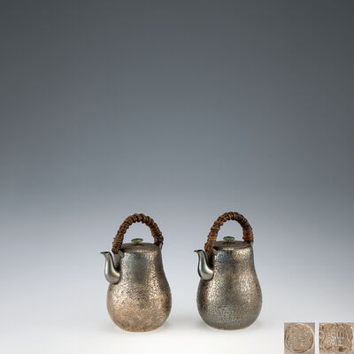 生駒造　純銀砡摘藤手酒器一対（箱付）