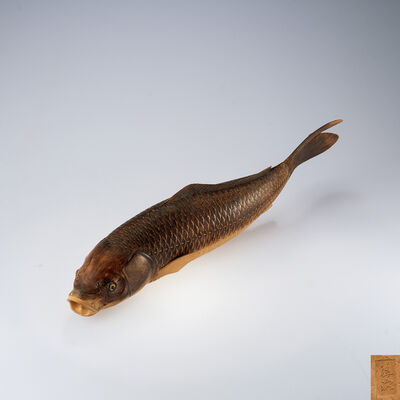 幽雅堂為次作 木彫鯉魚（共箱）