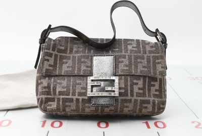 439-03262 ＦＥＮＤＩ ショルダーバッグ
