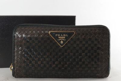 440-03926 ＰＲＡＤＡ 財布