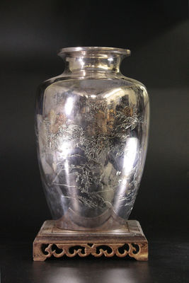 牡丹溫溪臥鴨圖花瓶