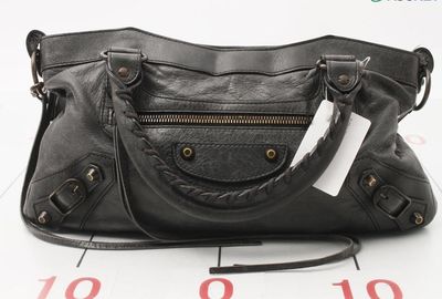 440-04303 Ｂａｌｅｎｃｉａｇａ ショルダーバッグ