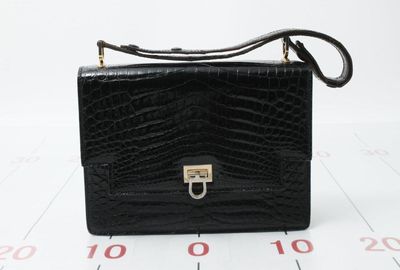 440-01033 Ｒｅａｌ　ｌｅａｔｈｅｒ　ｓｅｒｉｅｓ ショルダーバッグ
