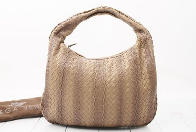 440-01871 Ｂｏｔｔｅｇａ　Ｖｅｎｅｔａ ショルダーバッグ