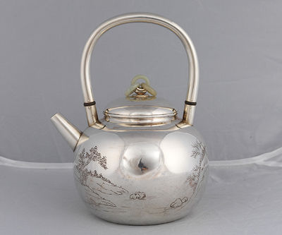 124 玉環鈕摘銀壺