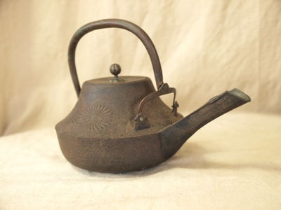 時代★お屠蘇（おとそ）菊花★寿紋鉄製屠蘇器 酒器 銚子鉄瓶急須