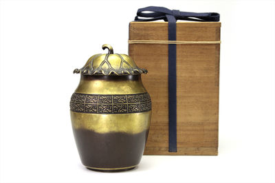 龍文堂安之介造 荷葉蓋盤涂金 雲壺 （共箱）