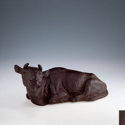 山下宗久作 鉄打出牛置物（共箱）