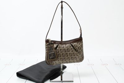 440-00099 ＦＥＮＤＩ ポーチ