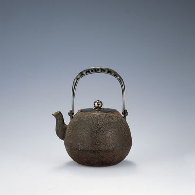 大西清右衛門 宝珠形 銀手・銀蓋 小鉄瓶（共箱）